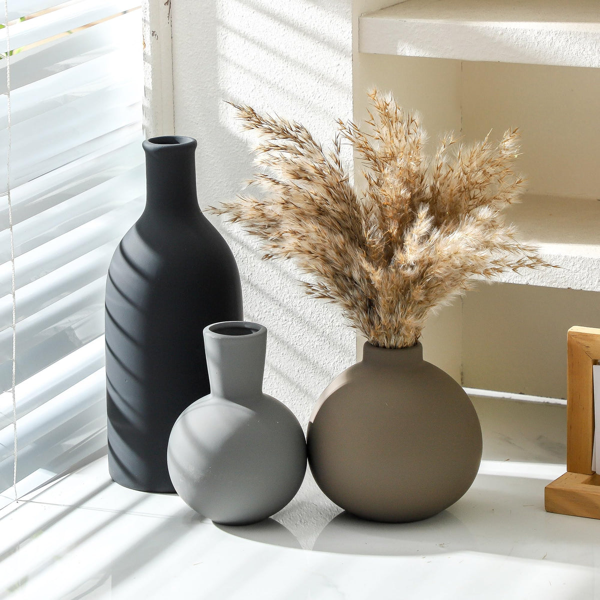 OOIT set styled as an elegant dining table centerpiece.