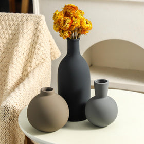 OOIT gift-ready vases for housewarmings or celebrations.