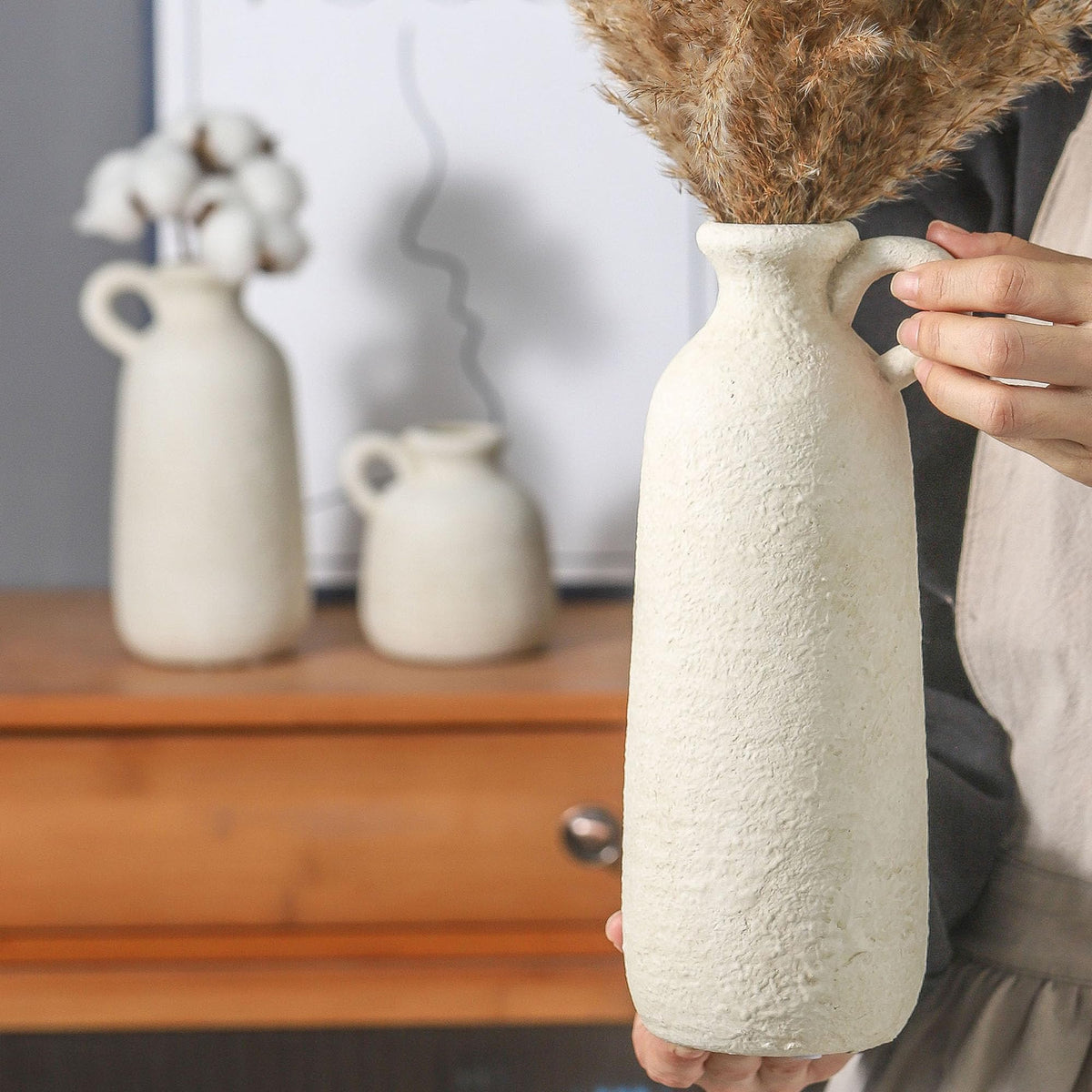OOIT ceramic vase set of 3 with handle, varying sizes for shelves.