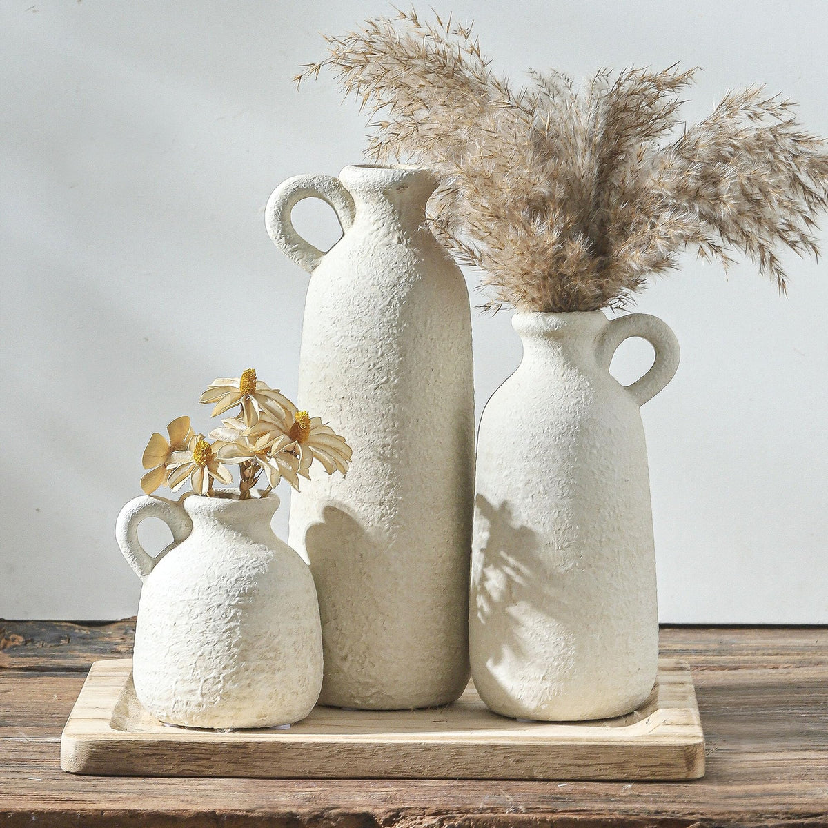 OOIT ceramic vase set of 3 with handle, front view, ideal for centerpieces.