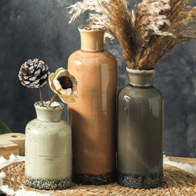 OOIT ceramic vase set 3 rounded base enhances fresh or artificial arrangements.