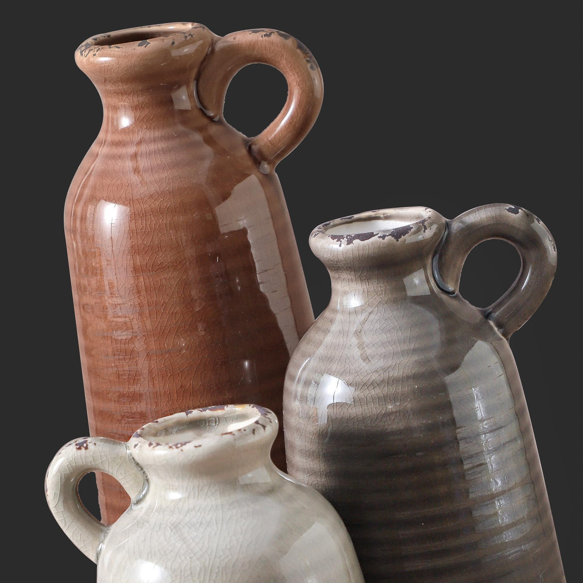 Three-piece set in varying sizes creates versatile floral arrangements.