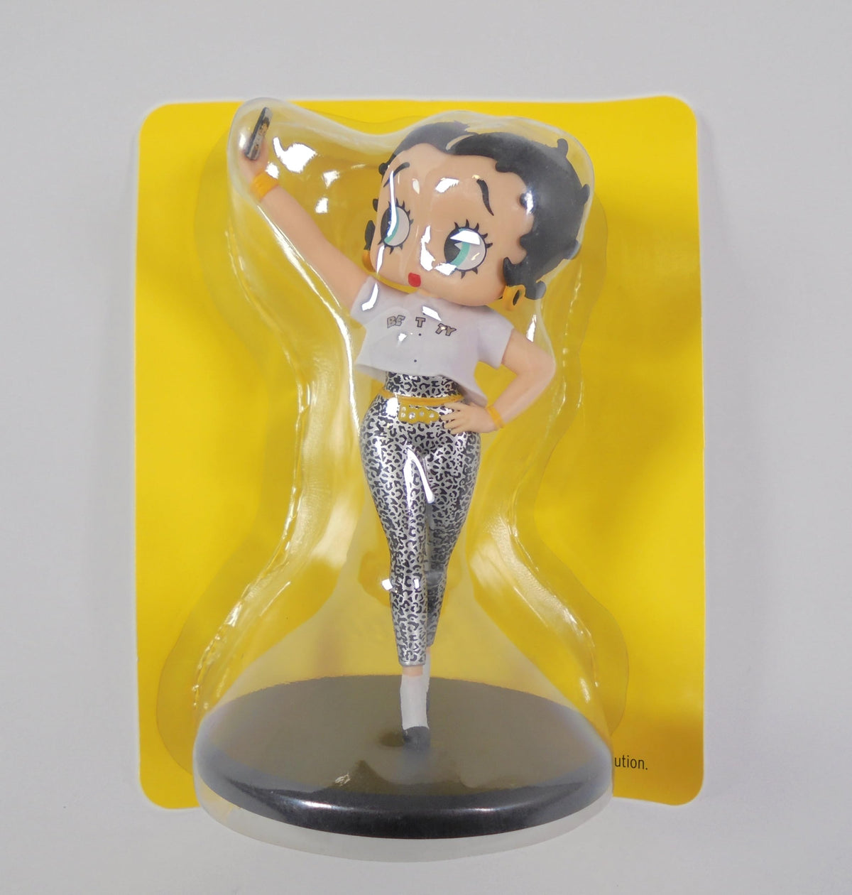 OPO 10 Voguing figurine back view completes Betty Boop collection.
