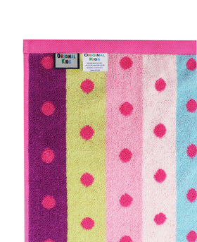 Original Kids towel at the beach or poolside in use