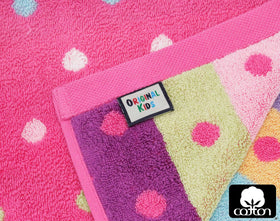 ORIGINAL KIDS Sugar & Spice dots and stripes highlight reversible color appeal for bath moments.