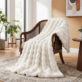 Close-up of ORINOVA ultra-soft polyester texture for luxurious comfort