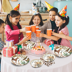Osonm cowboy party decor idea enhances western themed celebrations.