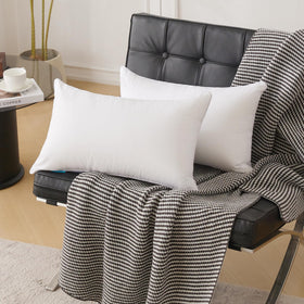Oubonun cotton-covered inserts show durable, breathable fabric and plush inner fill.