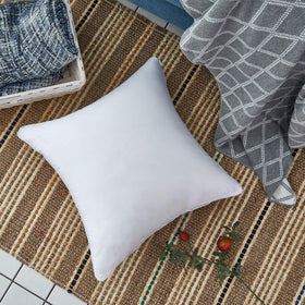 Oubonun pillow insert is machine-washable for simple care.