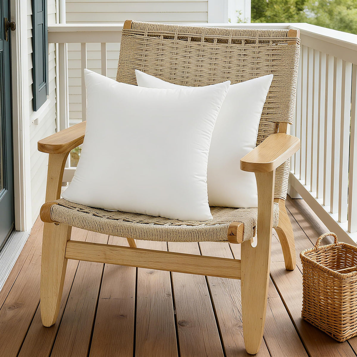 Oubonun set of two pillows fits various decor styles.