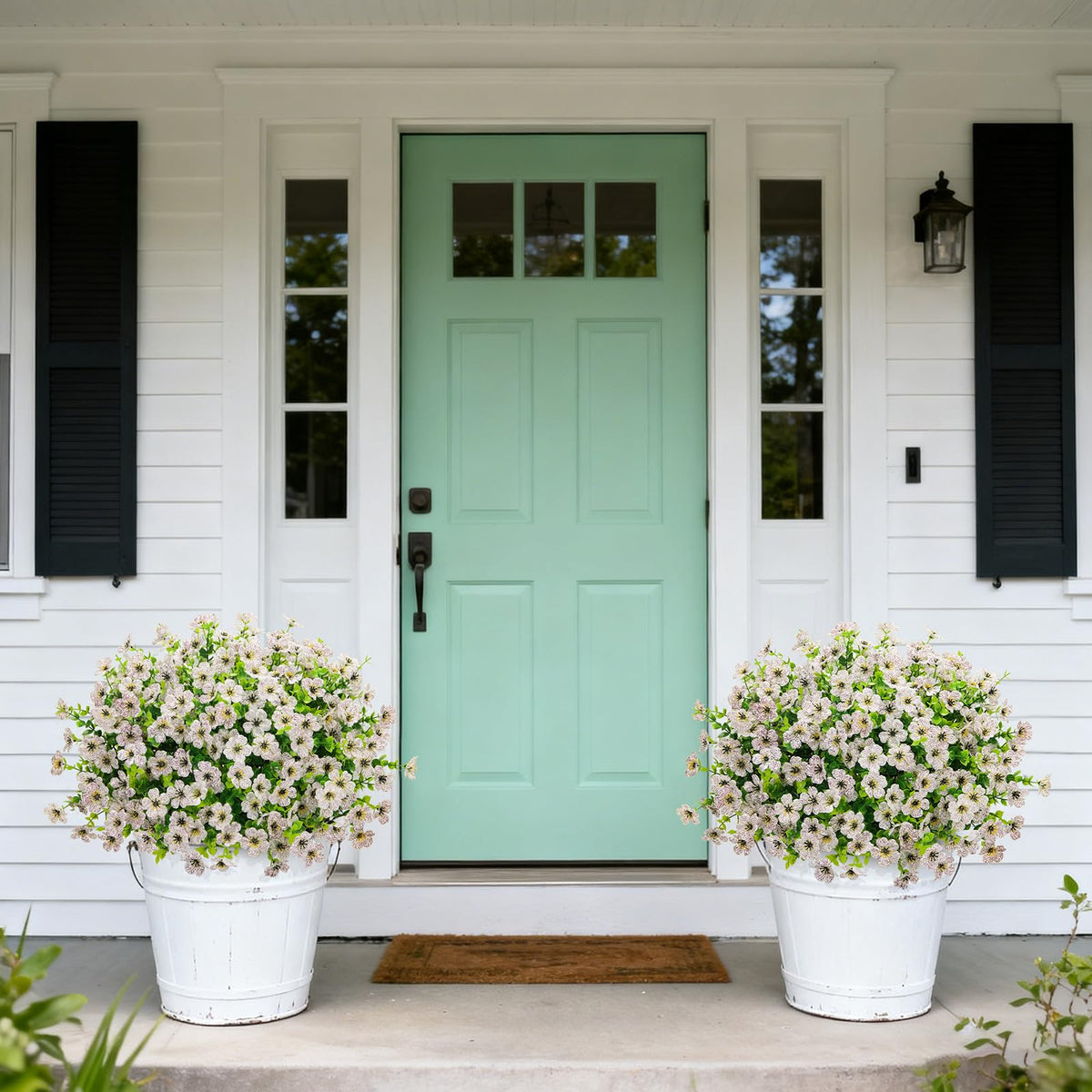 Ouddy Decor bendable iron-wire stems adapt to any vase or arrangement.