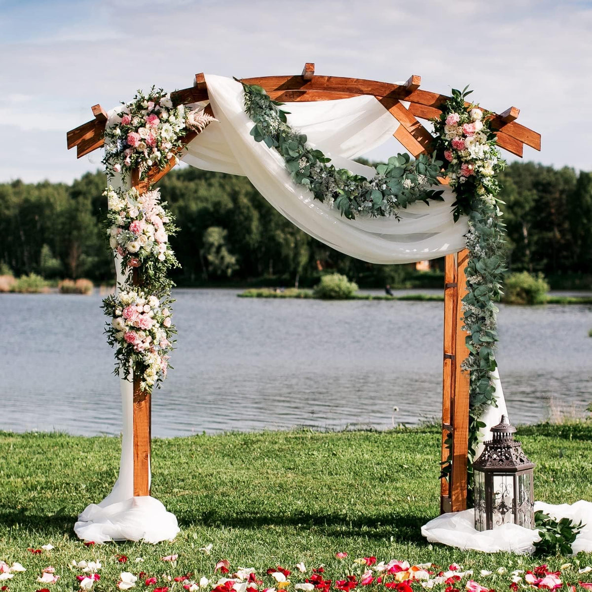 Ouddy Decor eucalyptus garland 13-1ft full-length for versatile wedding backdrops.