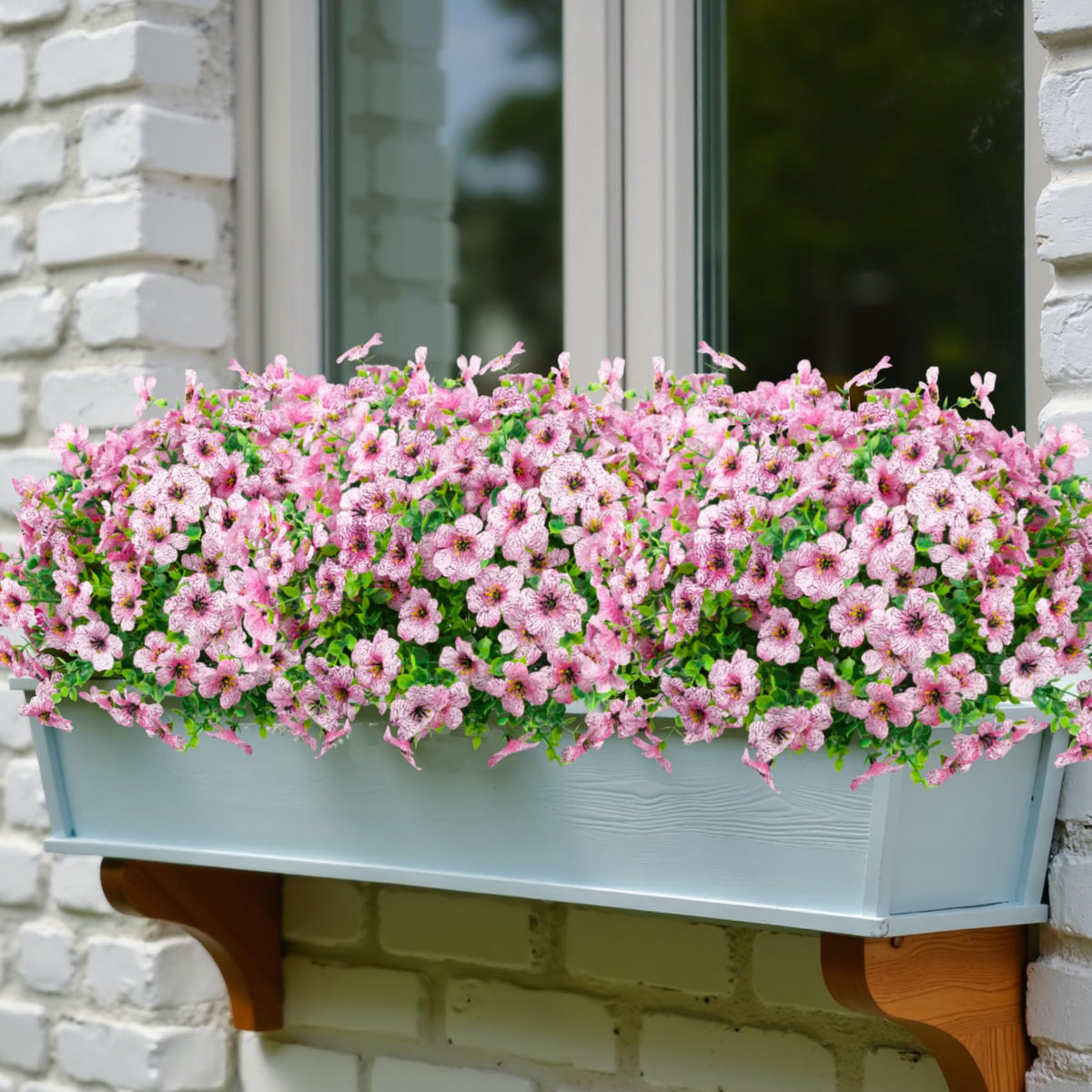 Ouddy Decor low-maintenance fake flowers ideal for busy homes.