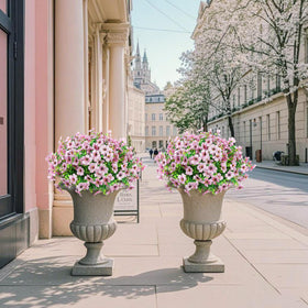 Ouddy Decor UV-resistant outdoor flowers maintain color under sun.