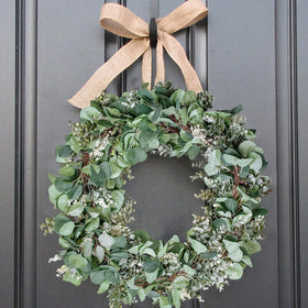 Ouddy Decor table runner garland setup for elegant wedding decor.
