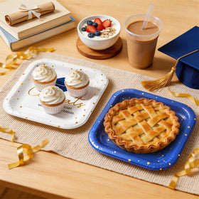 OuMuaMua white-gold plates add elegance and sturdy dining for celebrations.