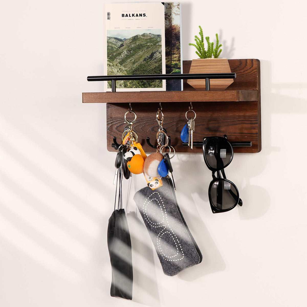 OurWarm mudroom hallway decor keeps coats, bags, and keys neatly organized.