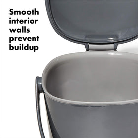 OXO Good Grips Easy-Clean Compost Bin smooth interior walls simplify cleaning and prevent buildup.
