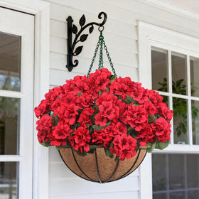 PABREY bendable-stem geraniums enable easy, creative arrangements.