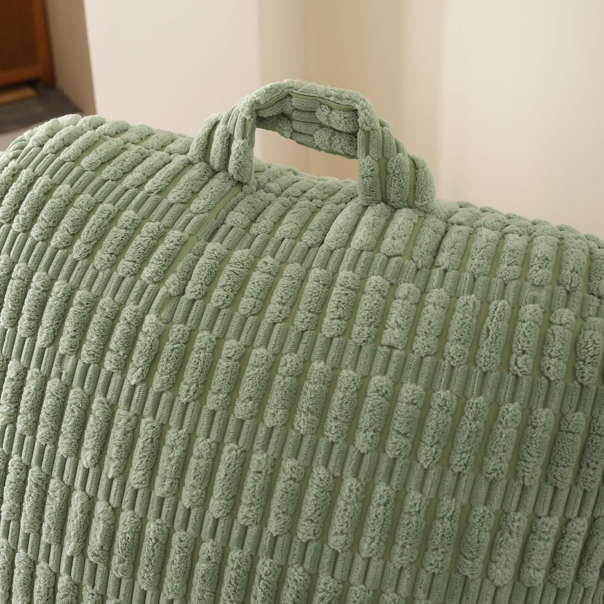 PAJEO backrest pillow makes a thoughtful gift for students and book lovers.