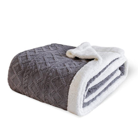 PAJEO Sherpa blanket is machine washable for everyday convenience.