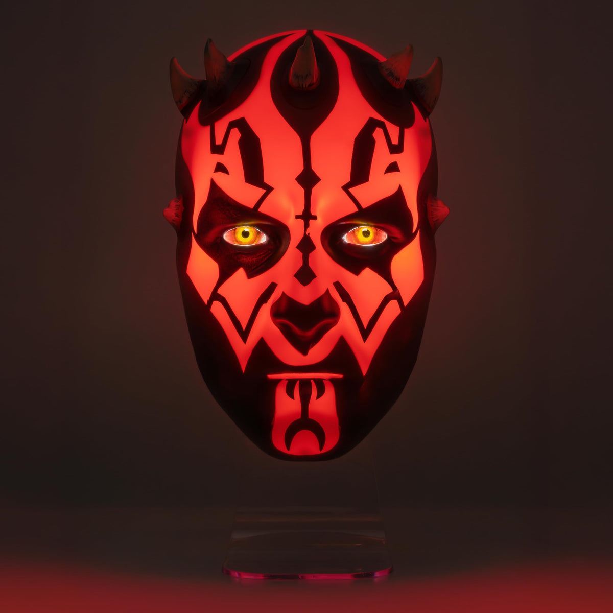 Paladone Darth Maul light red glow enhances gaming atmosphere.