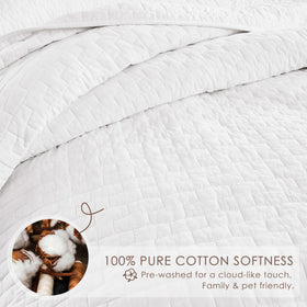 Palassio all-season lightweight bedding offers comfortable sleep without overheating.