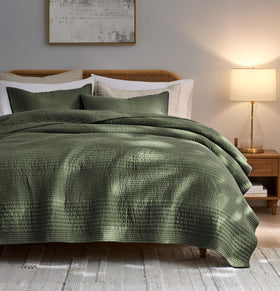 Palassio striped olive green quilt Cal King close-up stitching for durable warmth