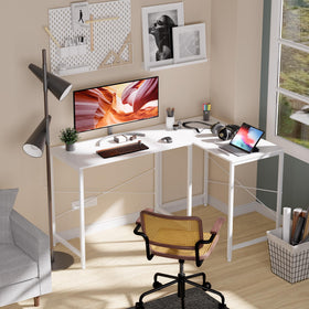 Pamray desk in home office, space-saving and functional.