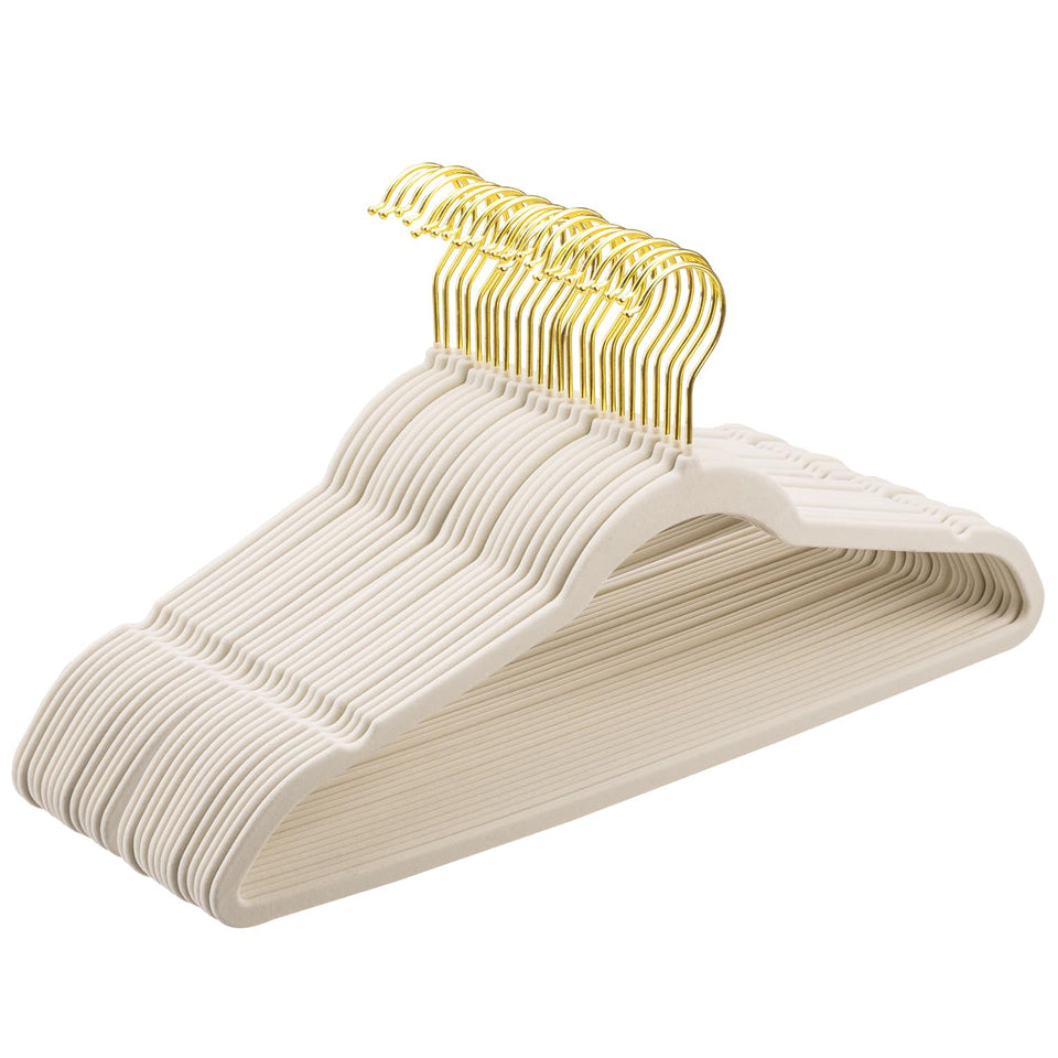 Panchfjhoraic heavy-duty velvet hangers front view for secure garment support.