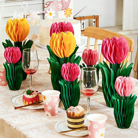 PAPER JAZZ tulip honeycomb centerpieces in yellow, 30cm height, ideal spring table decor.