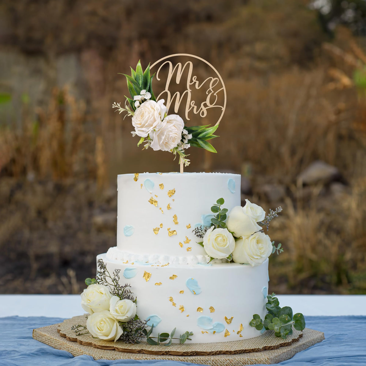 Party to Be handcrafted wood texture adds natural charm to cakes.