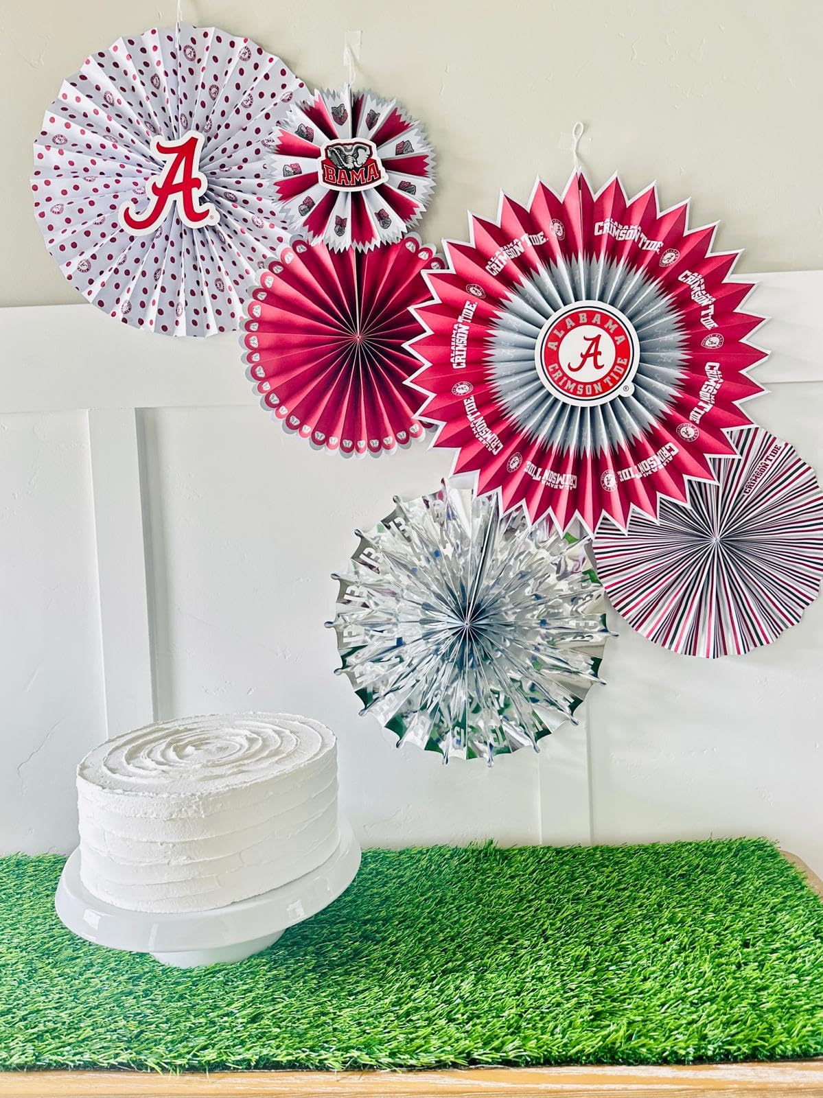 PartyKandy Alabama Crimson Tide 8-inch side view fan creates layered decor options.