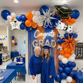 PartyMigo explosion star balloon provides dynamic color accents.