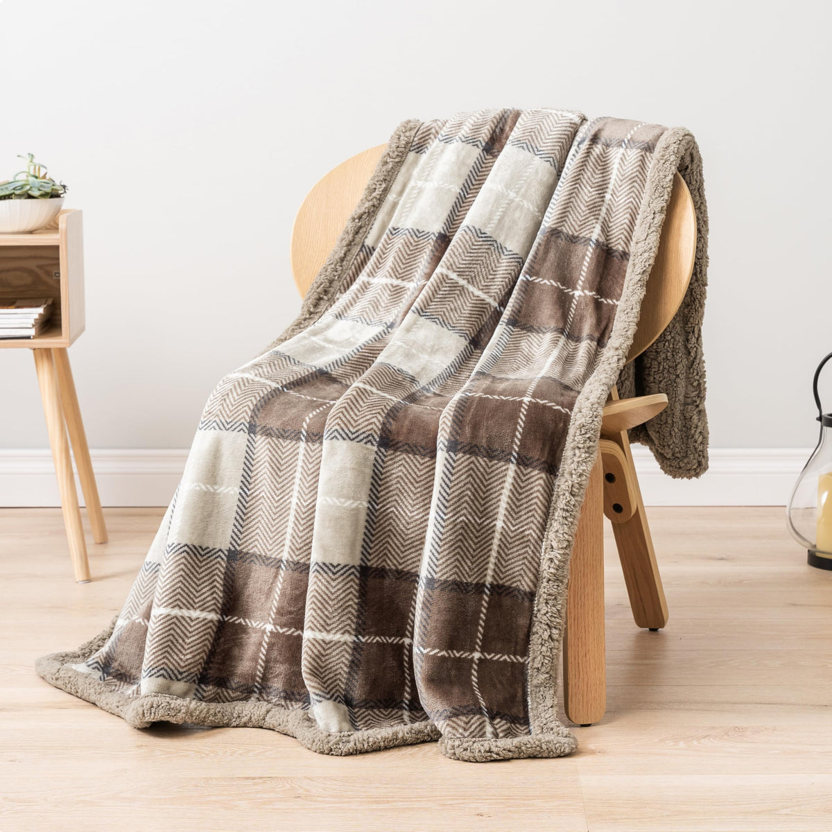 PAVILIA all-season comfort with soft fleece and plush sherpa