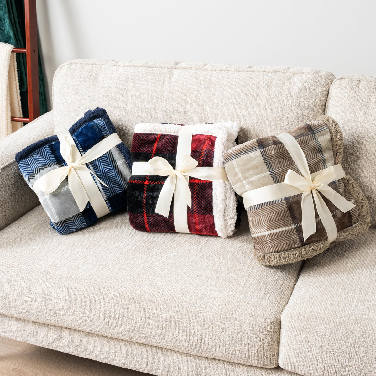 PAVILIA easy-care blanket that is machine washable for simple upkeep.