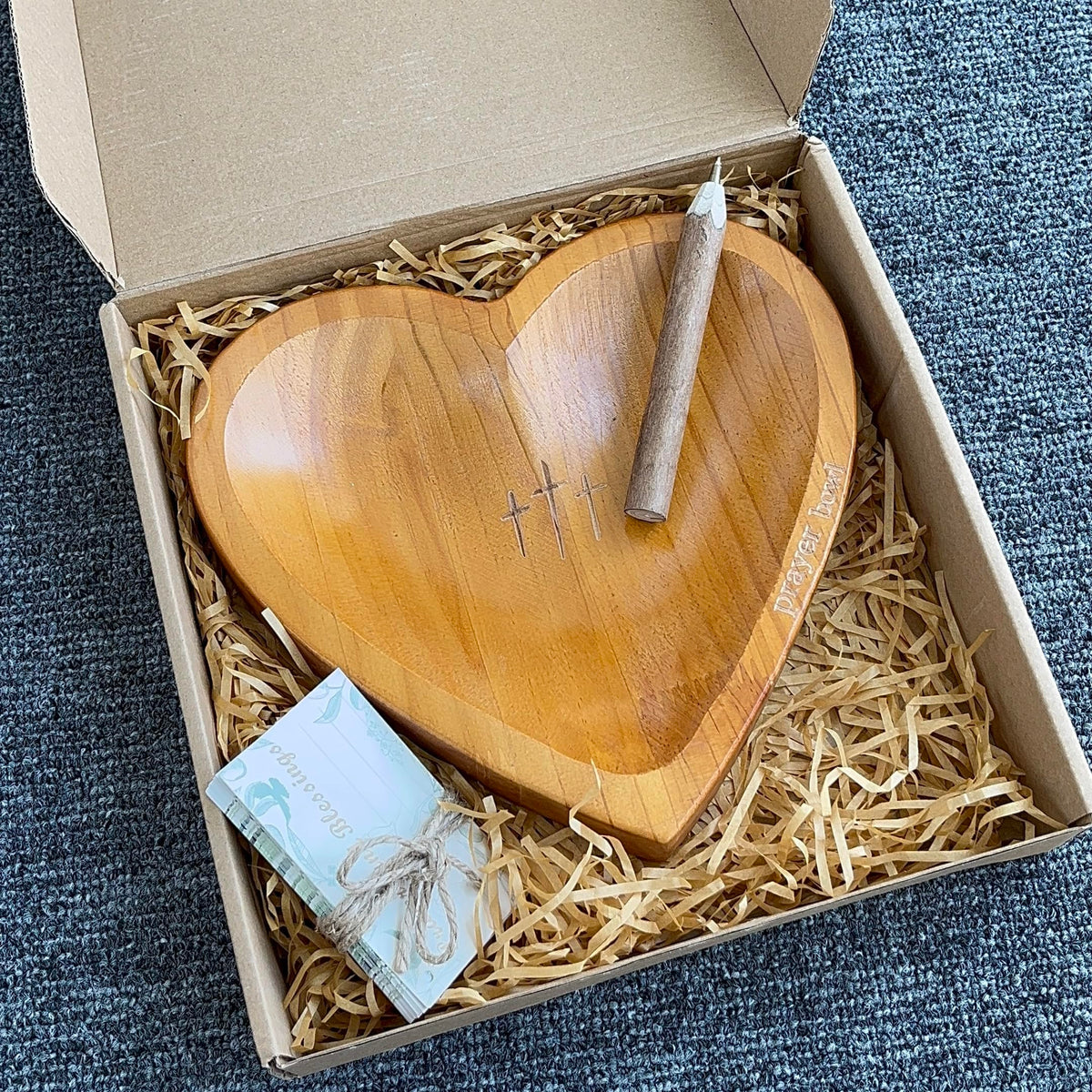 Pawnoc Easter Gift Bowl offers a thoughtful keepsake for loved ones.