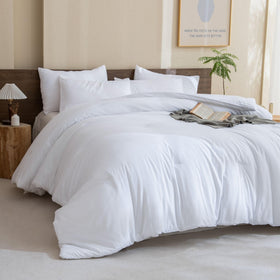 Paxrac Classic White Comforter 104x90 on bed for all-season warmth