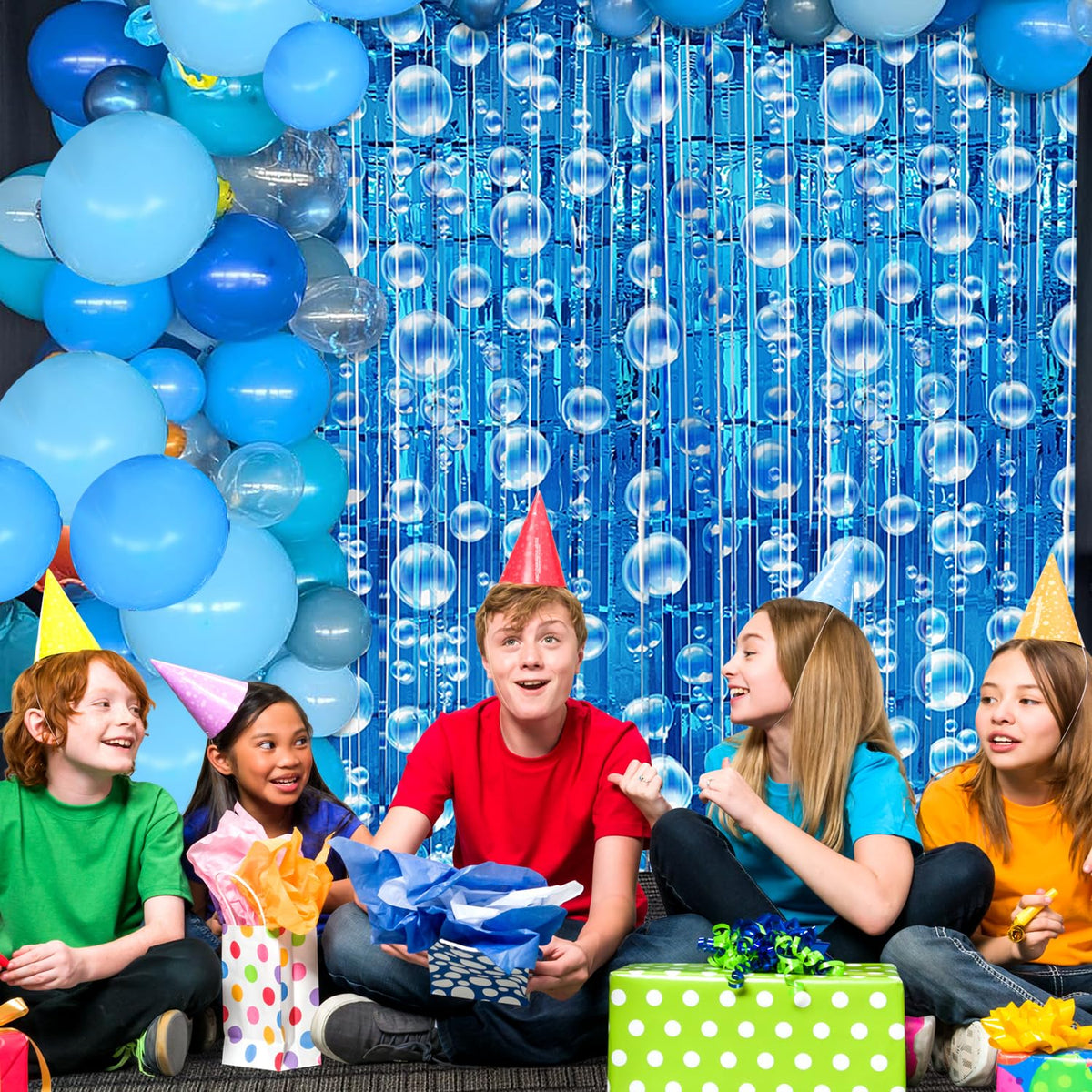PaYoLorn transparent bubble balloons enhance the underwater look.