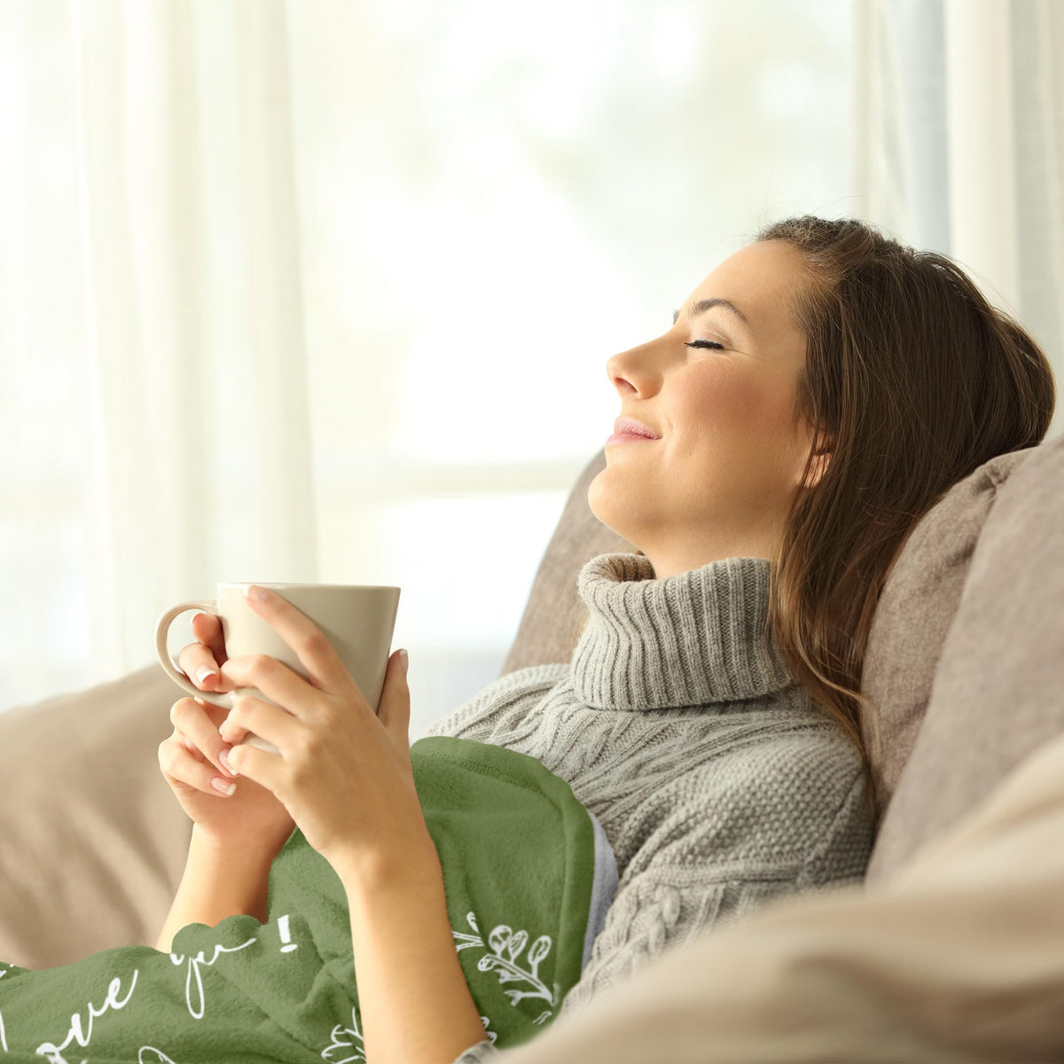 PAZISOL Aunt Blanket wrinkle-free and shed-free fabric for lasting comfort.