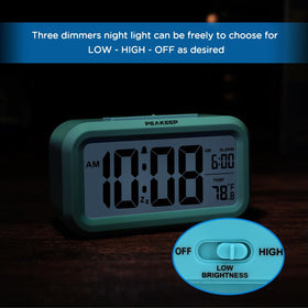 Peakeep blue battery-powered clock runs on 3 AAA cells