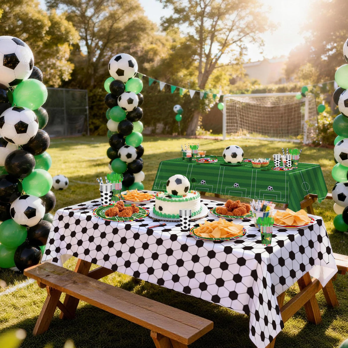 Peiking soccer party cutlery set for easy serving.
