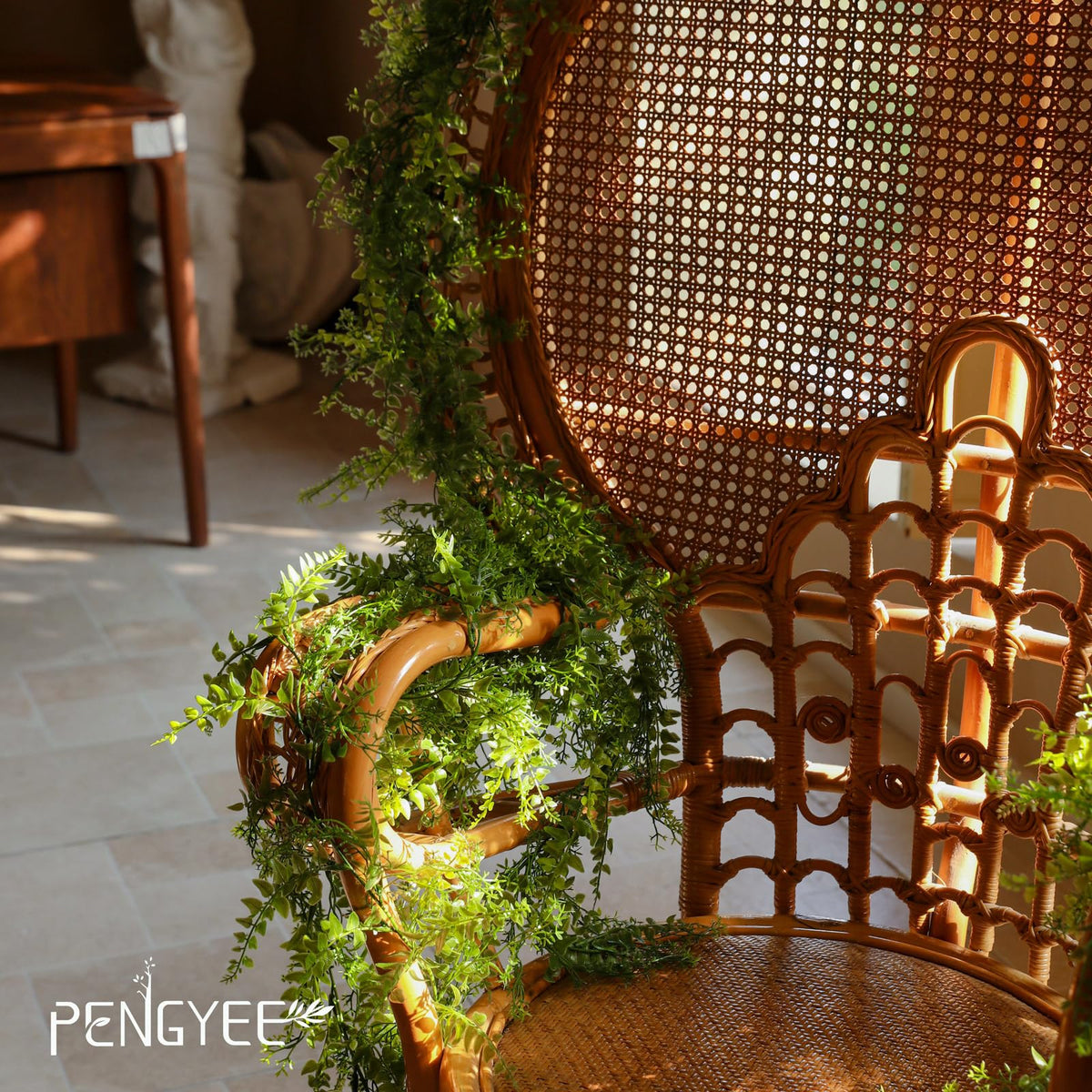 PENGYEE weatherproof faux leaves for indoor or outdoor use