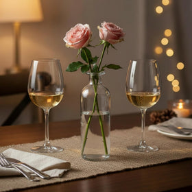Peohud decorative vases suit floral arrangements or artificial blooms.