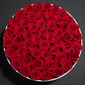 Perfectione Roses display centerpiece showcases modern elegance and versatile styling possibilities
