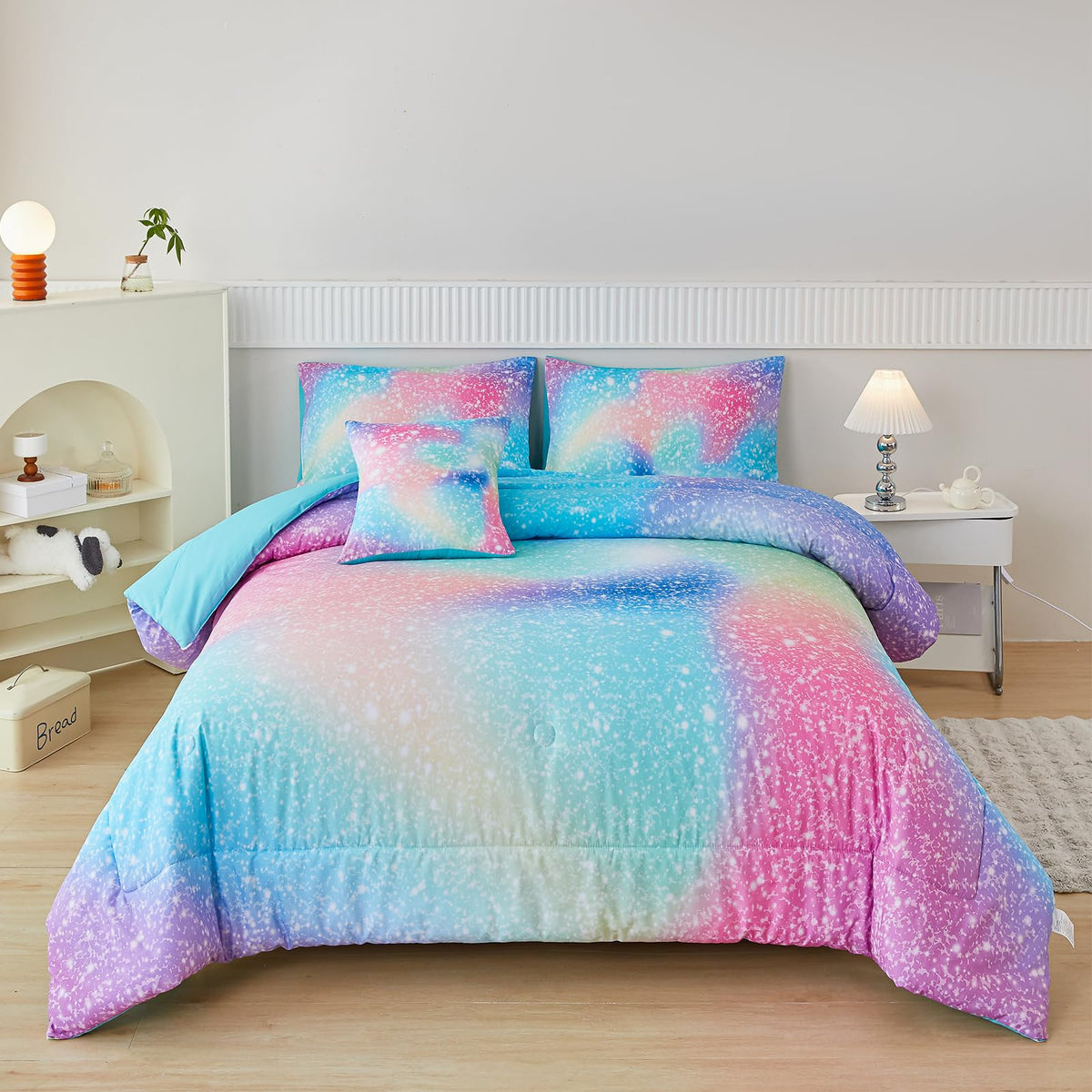 Perfemet ombre rainbow pattern closeup highlights vivid color transition.