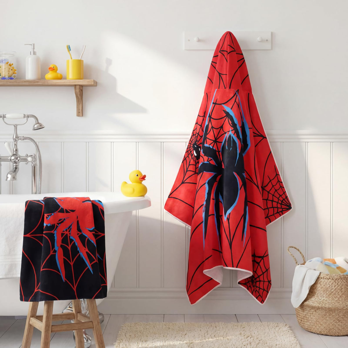 Peryiter hooded towel dries quickly and absorbs water after swimming