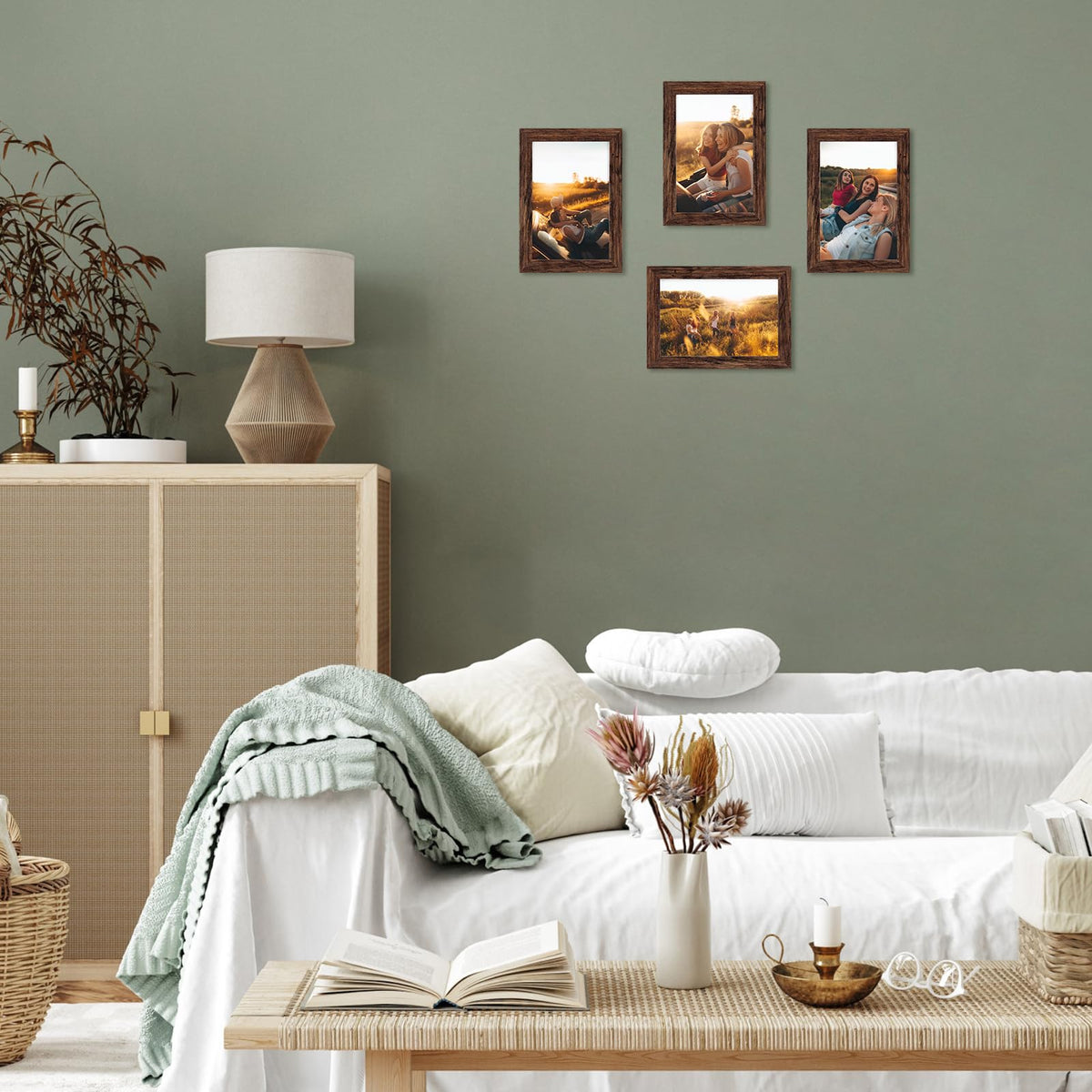 PETAFLOP HD plexiglass front protects photos from dust while keeping images clear.