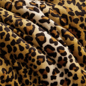 Petrichor lightweight yet warm bedding delivers cozy warmth without heaviness.
