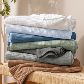 PHF king-size blanket for shared sleep without overheating.